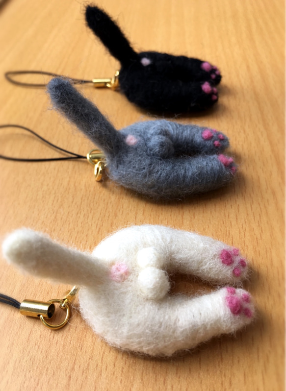 【受注作製】うちの子いるかな  ねこケツストラップ 2枚目の画像