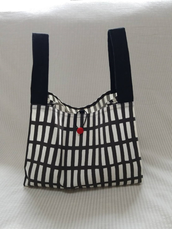 コンビニサイズ 広いマチ レジ袋タイプの布製エコバック（Ｓ）モノクロ格子 3枚目の画像