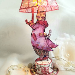 受注制作　傘を持つ猫ピンク(ライト付き) 3枚目の画像