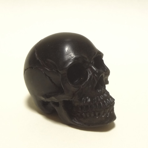 黒髑髏　髑髏　骸骨　根付け　刀傷　ドクロ 木彫刻 アート 『 ダークスカル 』 アフリカン・ブラック・ウッド 根付