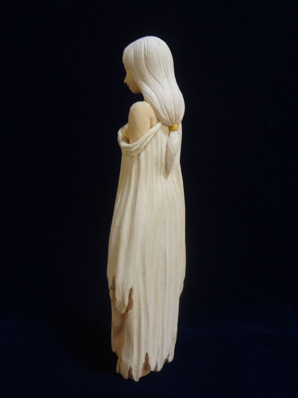 木彫刻 アート 『 星の神話 』 芸術 アート 女性 ハンドメイド 松 手彫り 彫刻 9枚目の画像