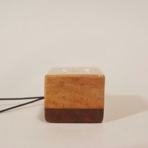 幻の麻雀牌 『 白 』 三元牌 木彫刻 彫刻 木彫り 麻雀 ストラップ