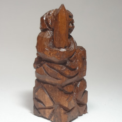 木彫刻 小さな仏像 『 不動明王 座像 』 不動　仏像彫刻　アート　殴り彫り 3枚目の画像