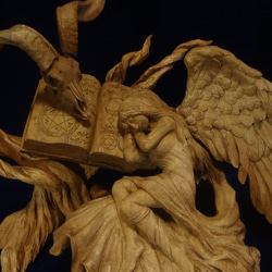 『 魔導書と片翼の天使 』　木彫刻 アート グリモワール　芸術 アート 女性 ハンドメイド  手彫り　エンジェル 彫刻 5枚目の画像