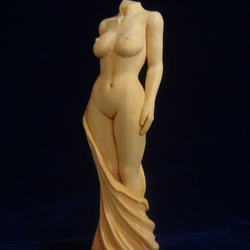 木彫刻 アート『 流れる時 』 トルソ 裸婦 芸術 アート 女性 ハンドメイド 松 手彫り 彫刻 2枚目の画像