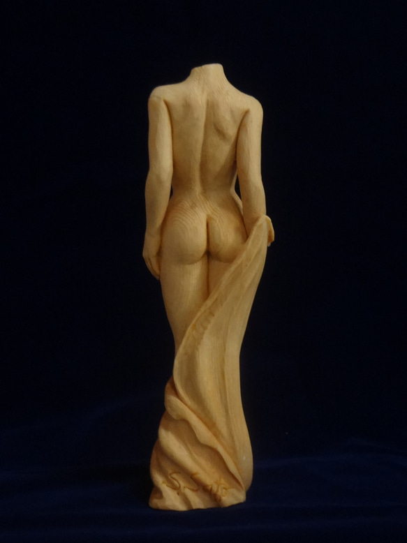 木彫刻 アート『 流れる時 』 トルソ 裸婦 芸術 アート 女性 ハンドメイド 松 手彫り 彫刻 6枚目の画像