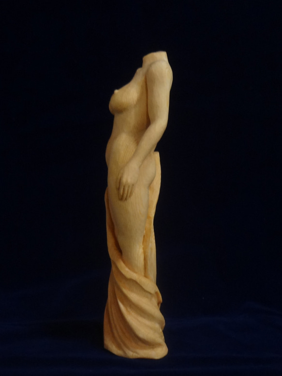 木彫刻 アート『 流れる時 』 トルソ 裸婦 芸術 アート 女性 ハンドメイド 松 手彫り 彫刻 7枚目の画像