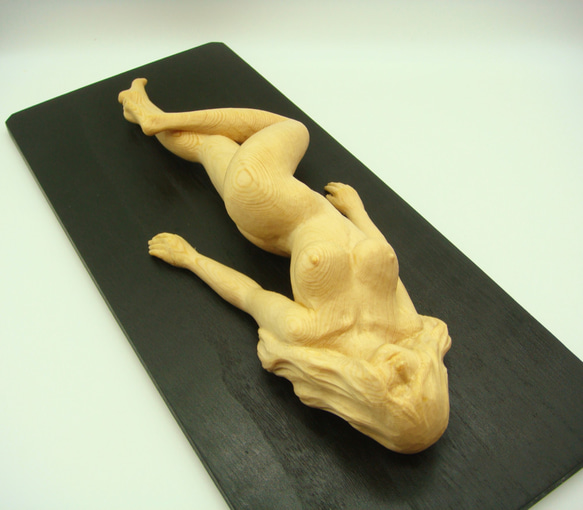 木彫刻 アート『 月夜の人魚 』 トルソ 裸婦 芸術 アート 女性 マーメイド 松 手彫り 彫刻 8枚目の画像