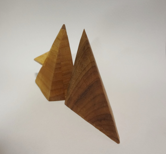 木彫刻 アート『 ３つのピラミッド 』 抽象 アート  手彫り　オブジェ 3枚目の画像