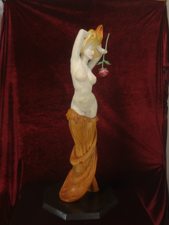 『 ローズ 』  木彫刻 アート 　芸術  ハンドメイド トルソ 手彫り 彫刻 花　薔薇　裸婦　女性　 3枚目の画像