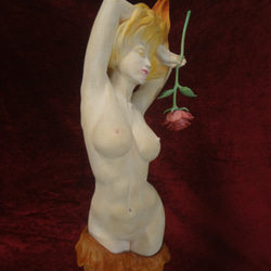 『 ローズ 』  木彫刻 アート 　芸術  ハンドメイド トルソ 手彫り 彫刻 花　薔薇　裸婦　女性　 7枚目の画像