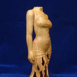 木彫刻 アート 『 樹霊 』芸術 トルソ ハンドメイド 松 手彫り 裸婦 彫刻 女性 女神 3枚目の画像
