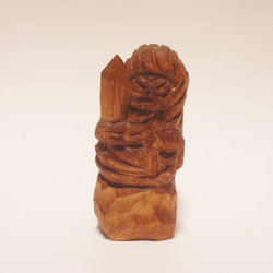 木彫刻 小さな仏像 『 不動明王 座像 』 不動　仏像彫刻　アート　殴り彫り 1枚目の画像