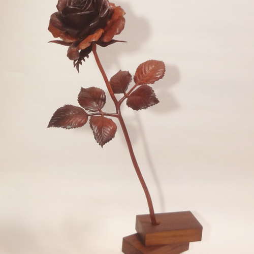 薔薇　彫刻アート　ブローチ　天然素材 薔薇 彫刻アート ブローチ 天然素材