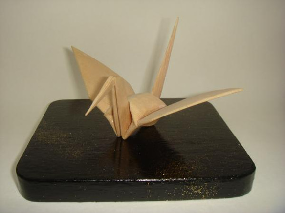 販売可　木彫　「折り鶴」 1枚目の画像