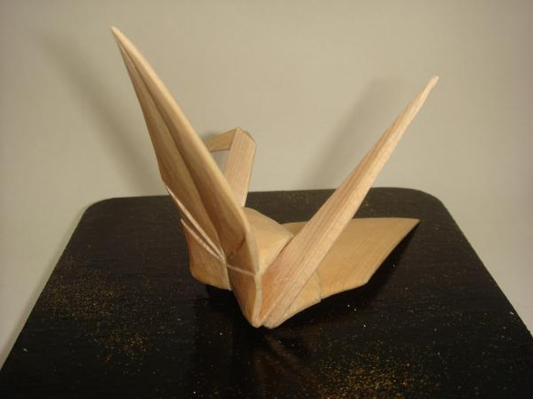 販売可　木彫　「折り鶴」 3枚目の画像