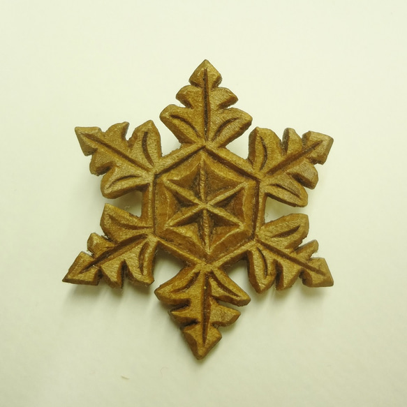 木彫 ブローチ 「 六花 (雪の結晶）F」 六花シリーズ バッチ ブローチ