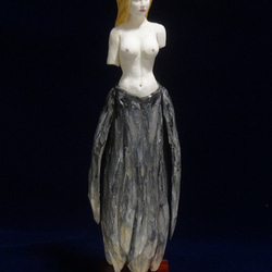 木彫刻 アート 『 星の巫女 』 芸術 裸婦　宇宙　トルソ　女性　恒星　ハンドメイド 1枚目の画像