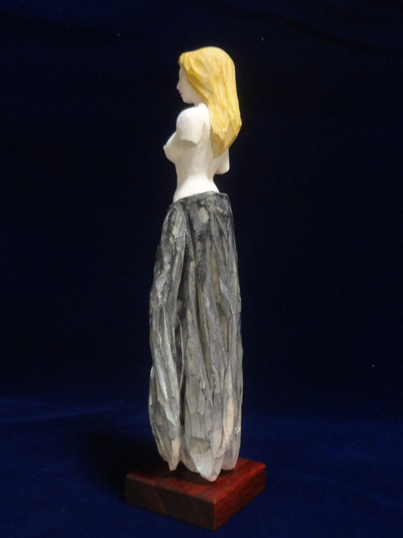 木彫刻 アート 『 星の巫女 』 芸術 裸婦　宇宙　トルソ　女性　恒星　ハンドメイド 3枚目の画像