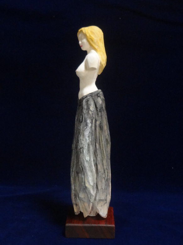 木彫刻 アート 『 星の巫女 』 芸術 裸婦　宇宙　トルソ　女性　恒星　ハンドメイド 5枚目の画像