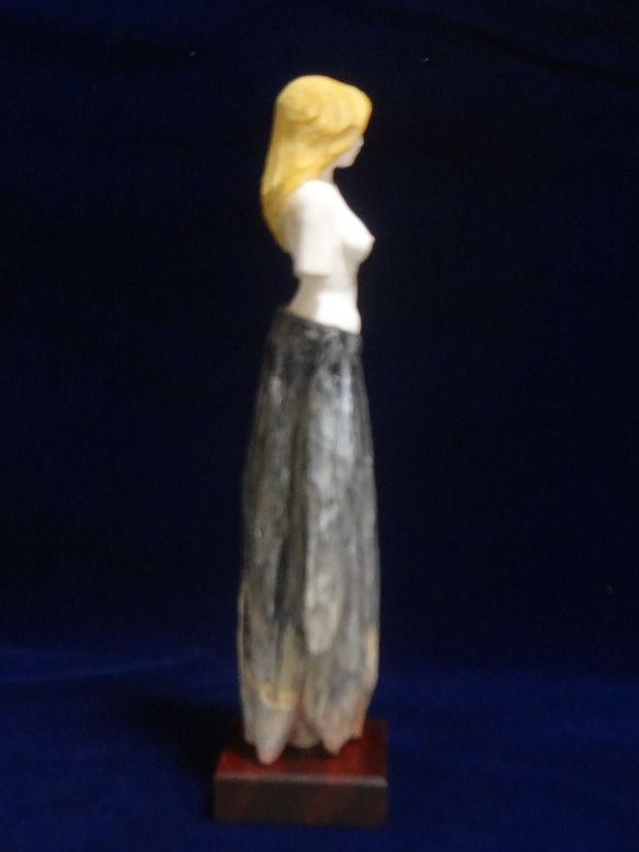 木彫刻 アート 『 星の巫女 』 芸術 裸婦　宇宙　トルソ　女性　恒星　ハンドメイド 6枚目の画像