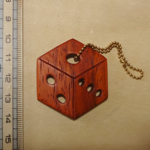 木彫刻 『 サイコロ 』キーホルダー 木製 彫刻 木彫り 彫刻 佐藤史隆