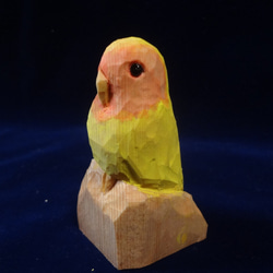 売却済　木彫刻 『 コザクラインコ 』 インコ　鳥　芸術　art　松 3枚目の画像
