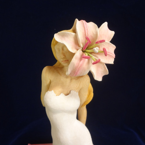 木彫刻 アート 『 ゆり 』 芸術作品 花 百合 女性 トルソ 彫刻 佐藤