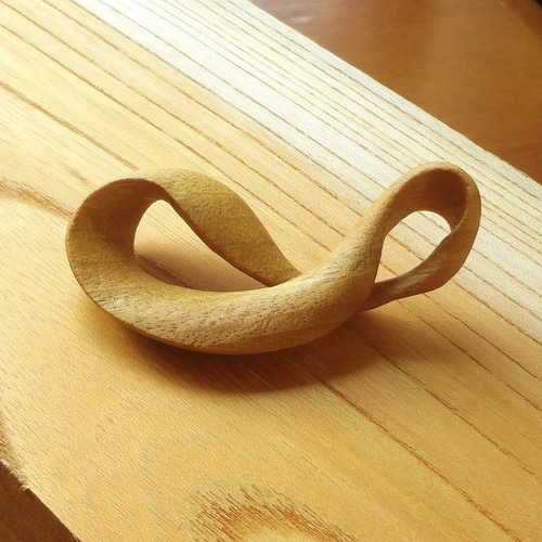 売切れ 『 インフィニティ （無限）』 木彫刻 宇宙 ペンダント 置物