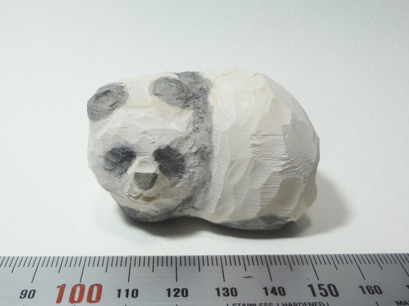 木彫刻 小さな置物 『 パンダ 』 ぱんだ  木彫り アート　動物　クマ　熊 3枚目の画像