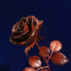 木彫刻 アート 『 薔薇 ～ 散りゆくものへ ～ 』  芸術  手彫り　ローズ 花　 1枚目の画像