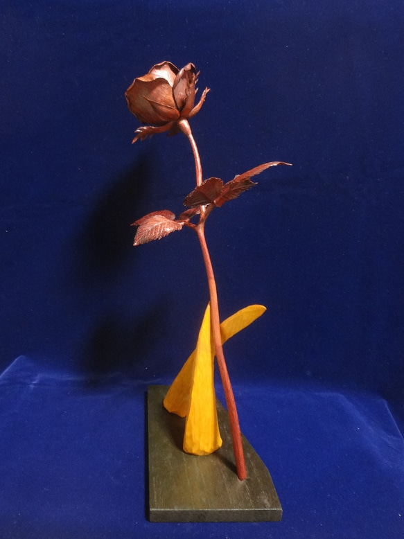 木彫刻 アート 『 薔薇 ～ 散りゆくものへ ～ 』  芸術  手彫り　ローズ 花　 6枚目の画像