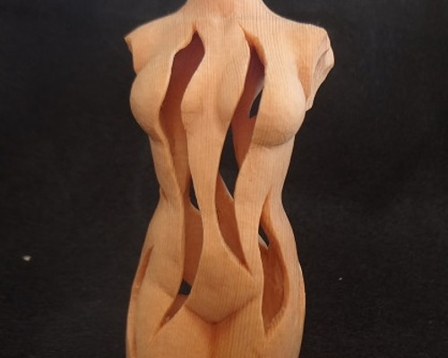 木製レリーフアート 　髪の長い女性と蝶　作家物　手彫り　サイン有り 1_6e72dc0bd2aeeabbb42c1e66b398