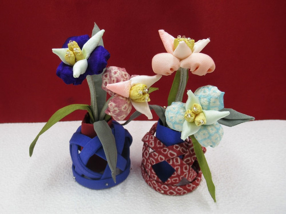 ☆菖蒲飾り物・置物・あみかご☆あやめブローチ☆ちりめん細工☆着物地