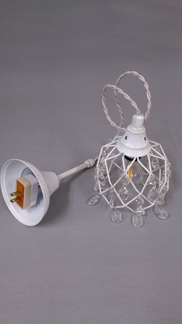光溢れるホワイトドーム Priere 【プリエール 】LED電球付き ペンダントランプ サンキャッチャー シャンデリア 4枚目の画像