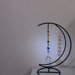 三日月に掛かる虹色の夢 スワロフスキー サンキャッチャー 置き型 卓上 3枚目の画像