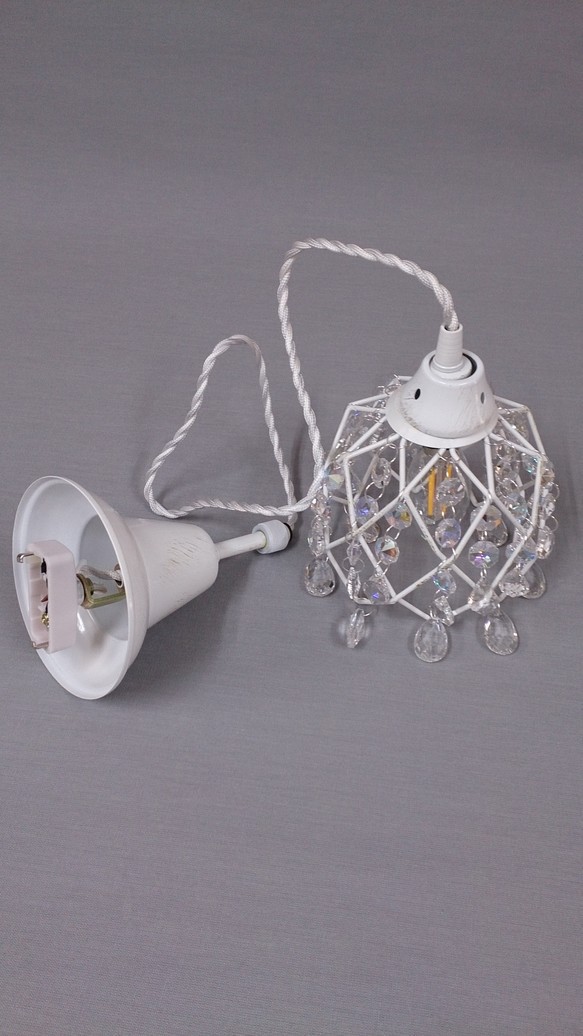 光溢れるホワイトドーム Priere luxe【プリエール リュクス】LED電球付き ペンダントランプ サンキャッチャー 4枚目の画像
