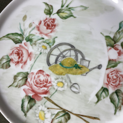 陶器　パイ皿　上絵付けのよる薔薇の絵付き 2枚目の画像