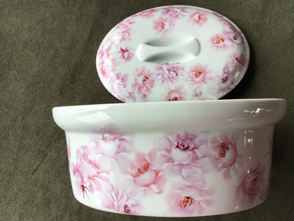 陶器　キャセロール　蓋物　ピンク薔薇の上絵付け付き 3枚目の画像