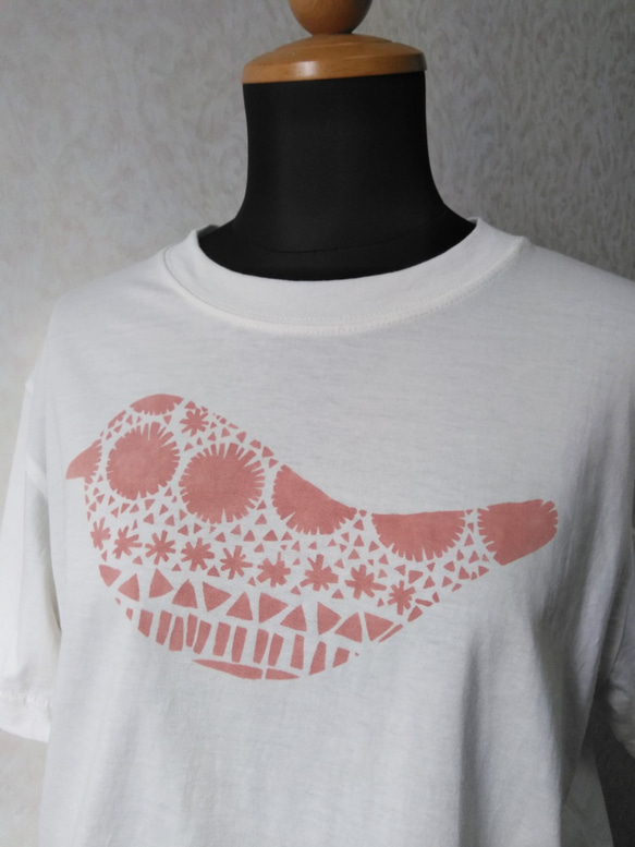 夏本番!オーガニックコットンの型染めTシャツ(ベンガラ染め/ビッグシルエット） 4枚目の画像