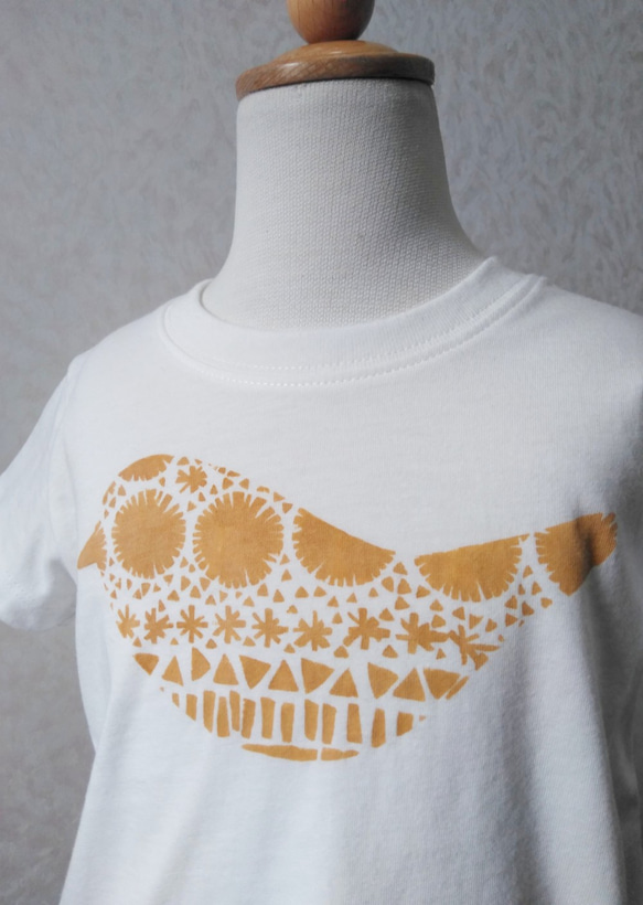夏本番!オーガニックコットンの型染めTシャツ(ベンガラ染め/90サイズ） 4枚目の画像