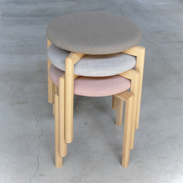 マーブルスツール【ピンク】　しっかりとした座り心地　シンプルなデザイン　スタッキング可能　北欧風　Kvadrat 3枚目の画像