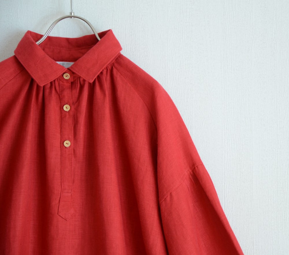 リネン100％　赤のドロップシャツ　プルオーバー 3枚目の画像