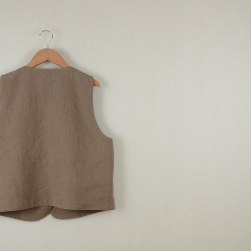 麻ウールのノーカラーベスト モカ その他トップス Maite (まいて) 通販