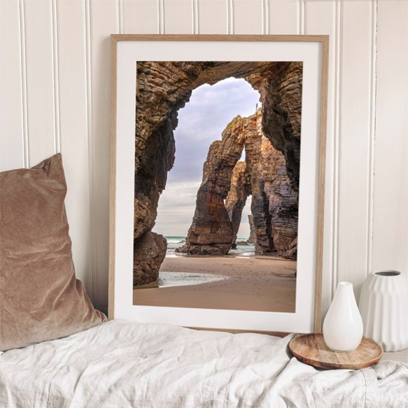 スペイン、ガリシアのビーチ / アートポスター 風景写真 インテリア 岩 自然 穴 アーチ 海 浜辺 4枚目の画像