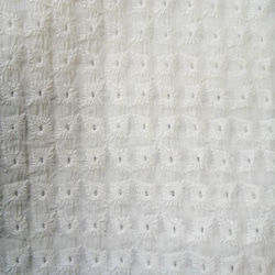 【刺繍生地】　インド綿　【刺繍　WHITE】SBA-015　 96ｃm巾×50㎝　カット生地 3枚目の画像