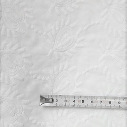 ◆SALE◆【刺繍生地】　インド綿100％【刺繍　蛍光白】YIJ-02  95巾×50㎝　カット生地 3枚目の画像