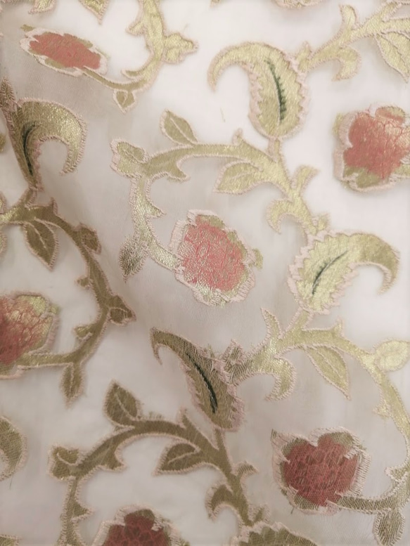 シルク生地】インド 刺繍 花 蔦【WOV-1B】134cm×50cm 希望対応