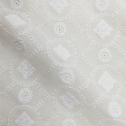 【刺繍生地】　インド綿100％【刺繍　WHITE】KC-057　 78cm巾×50㎝　カット生地 2枚目の画像