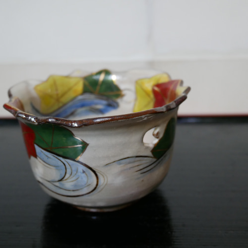 乾山写しの菖蒲の美しい向付 清水焼 乾山写しの菖蒲の美しい向